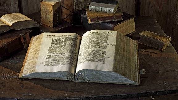 Sogenannte Wartburgbibel in der Übersetzung Martin Luthers, gedruckt bei Hans Lufft, Wittenberg 1541