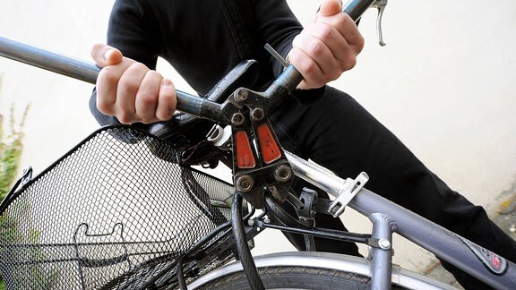 Fahrraddiebstahl mit Hilfe eines Bolzenschneiders