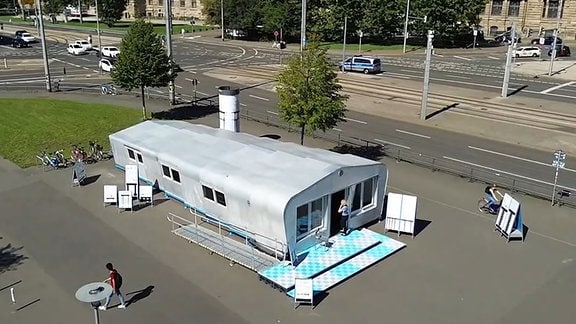 Raumerweiterungshalle, temüporär in Leipzig aufgestellt