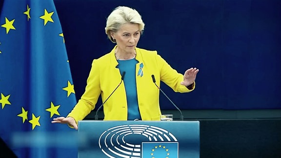 EU-Ratspräsidentin Ursula von der Leyen während einer Rede.