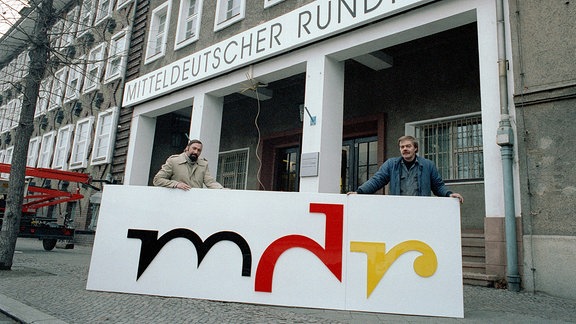 Der MDR-Hörfunk übernimmt das ehemalige Funkhaus von Sachsen Radio in der Leipziger Springerstraße zum 1. Januar 1992.