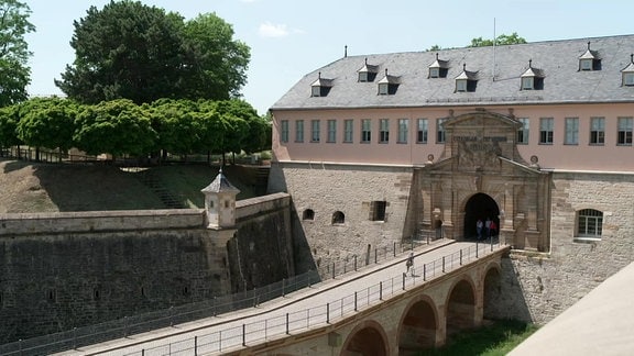 Brücke mit Eingang zur Festung