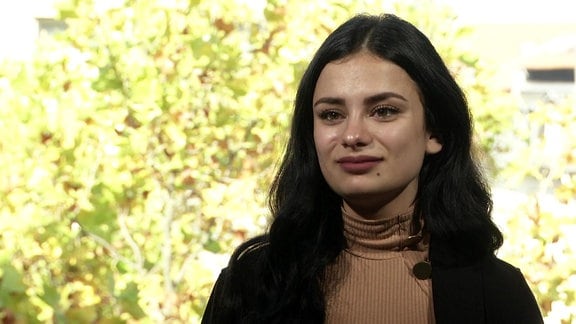 Die 19-jährige Jumana aus Syrien sucht mithilfe der Initiative "Joblinge" einen Ausbildungsplatz in Leipzig.