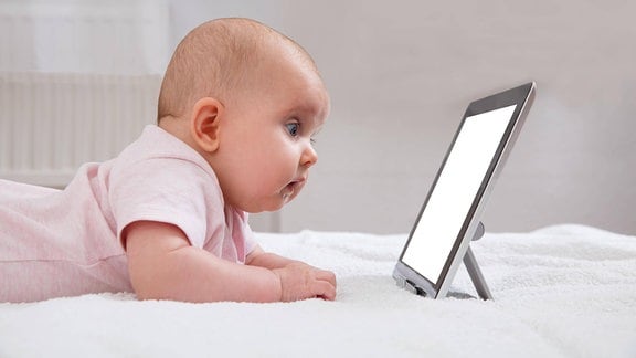Baby am Laptop