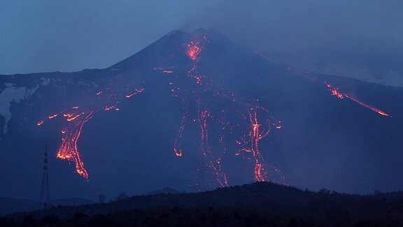 Ausbruch des Vulkans Ätna auf Sizilien, Italien 2012