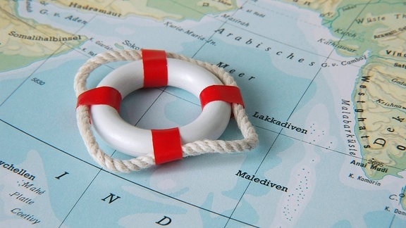 Rettungsring auf einer Landkarte mit den Malediven