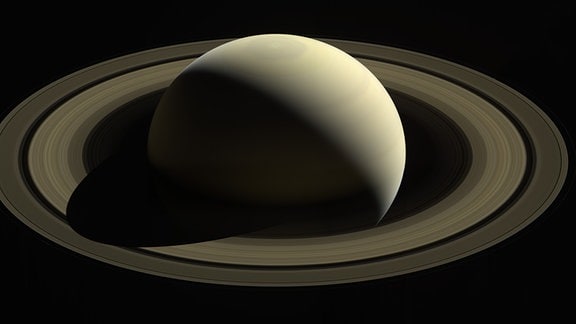 Eine der letzten Saturnaufnahmen der Raumsonde Cassini, bevor sie in durch die Ringe des Planeten gestürzt ist. 