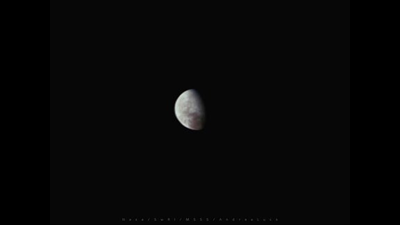 Dieses Bild der JunoCam der NASA-Raumsonde Juno wurde in einer Entfernung von etwa 82.000 Kilometern aufgenommen und zeigt den Jupitermond Europa. Die amerikanische Raumfahrtbehörde veröffentlichte das Bild am 28. Oktober 2021.