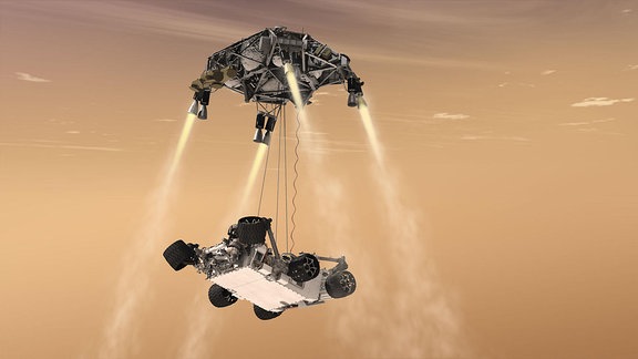 Küntslerische Darstellung eines Sky Crane-Landemanövers auf dem Mars