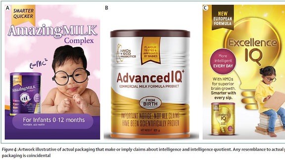 Fiktive Verpackungen mit tatsächlichen Werbebotschaften, die behaupten, Ersatzmilch sei intelligenzfördernd (z.B. lesendes Kind mit Brille auf Bücherstapel, Baby mit Brille und Gleichung E ist gleich M mal C Quadrat.