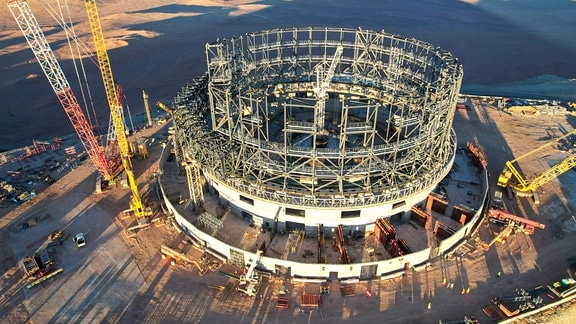 Luftbild der Baustelle des Teleskopgebäudes vom Juni 2023