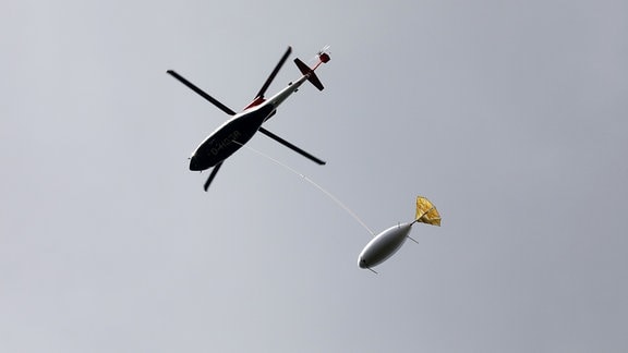 BGR-Hubschrauber mit Messsonde