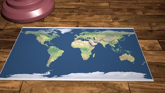 Weltkarte auf Tisch