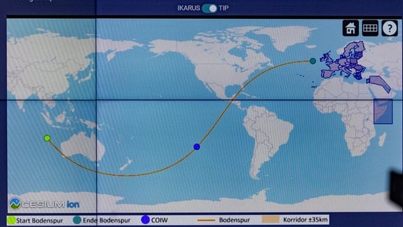 Gegen 19.05 Uhr wird die Bodenspur des ausrangierten Batteriepakets der ISS aktualisiert, hier ist zu erkennen, dass der Wiedereintritt in die Erdatmosphäre im Bereich westlich von Australien über Südamerika (Guatemala) bis südlich von Island liegen wird.
