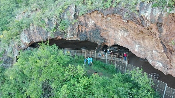 Border Cave Eingang