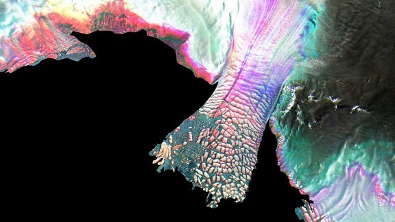 Kombiniertes Bild aus optischen und Radardaten von Sentinel-1. Zu sehen ider der Landgletscher und seine vom Meereis umschlossene Eiszunge in der Westantarktis.  