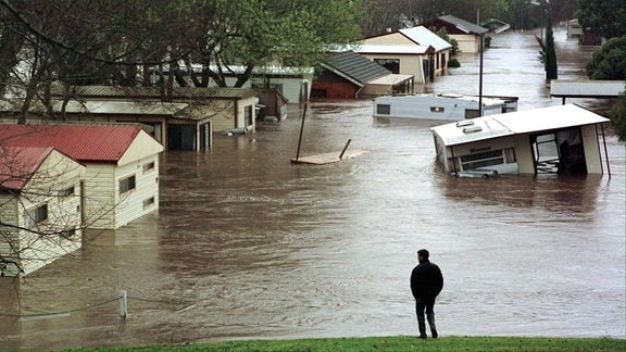 Land unter in Bairnsdale im Südosten Australiens, nachdem dort der Mitchell River über die Ufer getreten und weite Landstriche überschwemmt hat