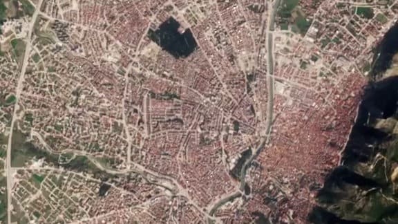 Bilder des Satelliten Sentinel-2 zeigen die Zerstörungen durch das Erdbeben in der türkischen Stadt Antakya