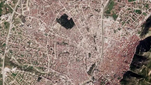 Bilder des Satelliten Sentinel-2 zeigen die Zerstörungen durch das Erdbeben in der türkischen Stadt Antakya 