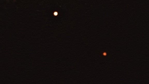 Stern TYC 8998-760-1 in Begleitung von zwei riesigen Exoplaneten