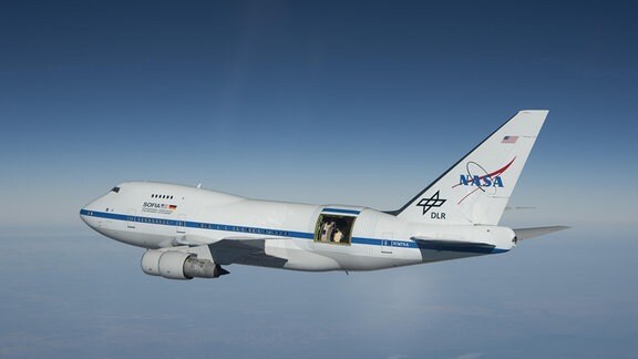Fliegende Sternwarte: Mit dem 2,5 Meter-Teleskop an Bord der modifizierten Boeing 747SP werden astronomische Beobachtungen im Infrarot- und Submillimeter-Wellenlängenbereich durchgeführt – weitgehend oberhalb der dabei störenden irdischen Lufthülle.