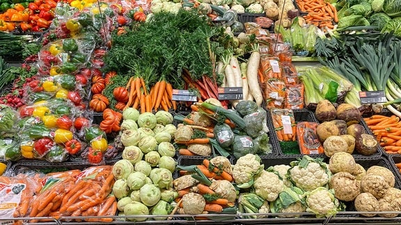 Obst und Gemüse in einem Supermarkt