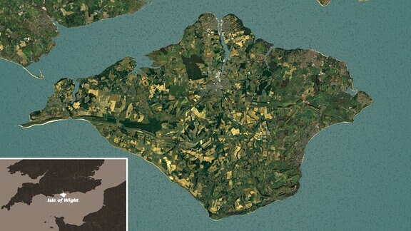 Satellitenbild und geografische Lage der Isle of Wight vor der Südküste Englands