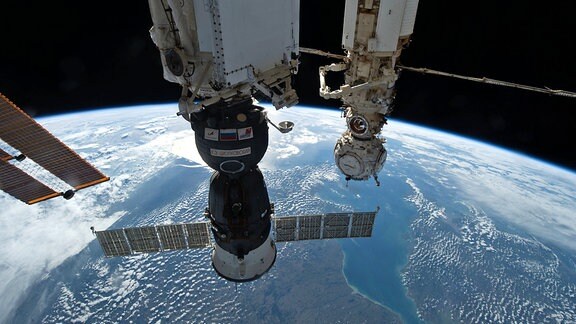 Das Raumschiff Sojus MS-22 an der ISS