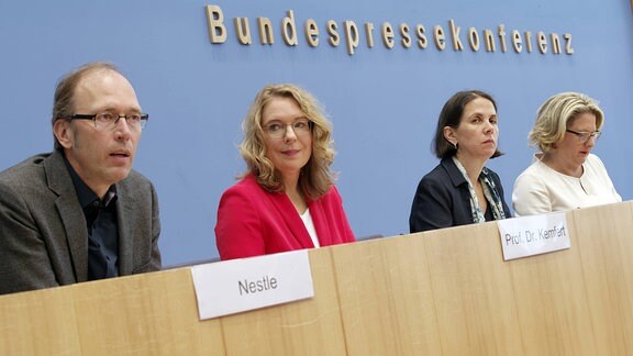 Svenja Schulze, Katja Rietzler, Claudia Kemfert und Uwe Nestle