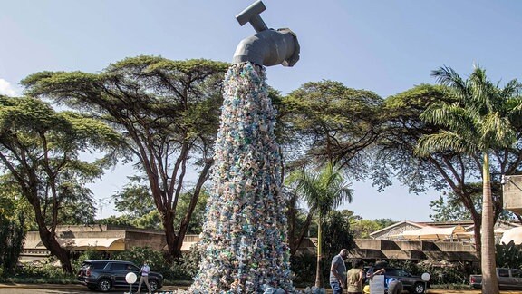 Plastikmüll Skulptur Kenia