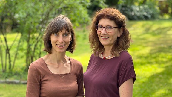 Dr. Lenka Scholze (links) vom Sorbischen Institut Bautzen und Prof. Dr. Tanja Anstatt (rechts) von der Ruhr-Universität Bochum