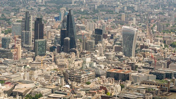 Die Londoner Skyline aus der Luft