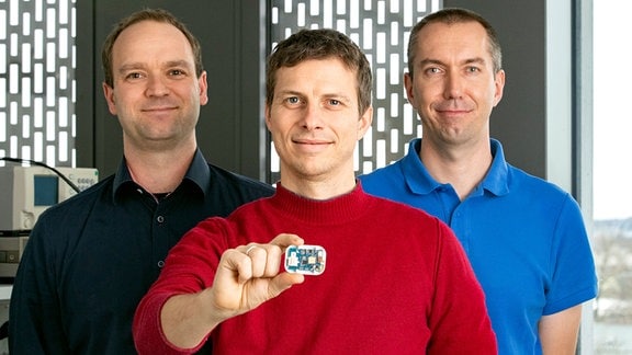 Sie wollen die mobile Navigation in engen Räumen revolutionieren. Im Bild von links: Daniel Froß, Marko Rößler und Marcel Putsche.