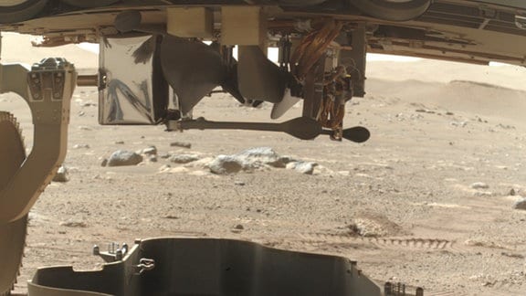 Ein Blick unter den Marsrover