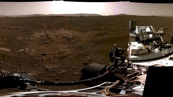 Mars-Panorama aufgenommen vom Rover Perseverance