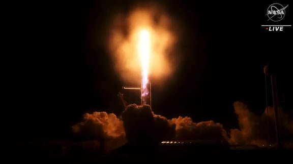 Start einer Falcon-9 Rakete von SpaceX