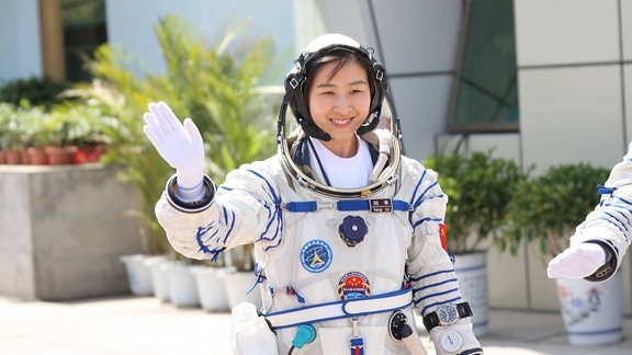 Taikonautin Liu Yang im chinesischen Raumfahrzentrum in Jiuquan.