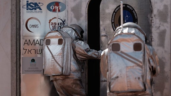 Analoge Astronauten betreten das Habitat der Amadee-20 Mission