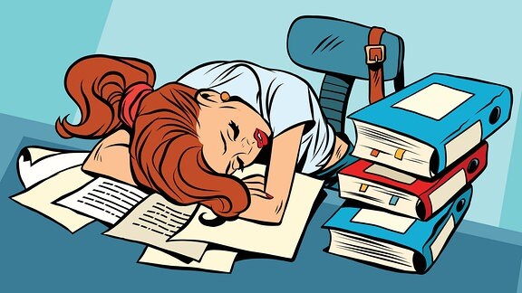Zeichnung - Eine Frau schläft am Bürotisch über Akten und Büchern.