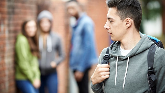 Lgbtq Jugend Mehr Suizidgefahrdung Durch Mobbing Mdr De