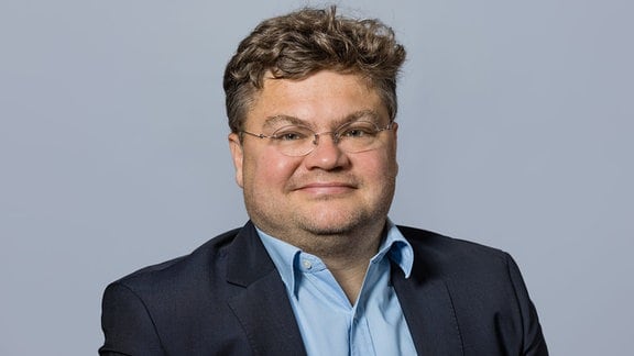 Porträt Prof. Hennig Heuer