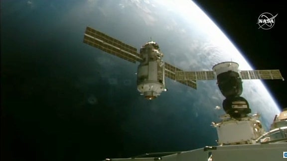 Das Andockmanöver des neuen ISS-Forschungsmoduls Nauka.