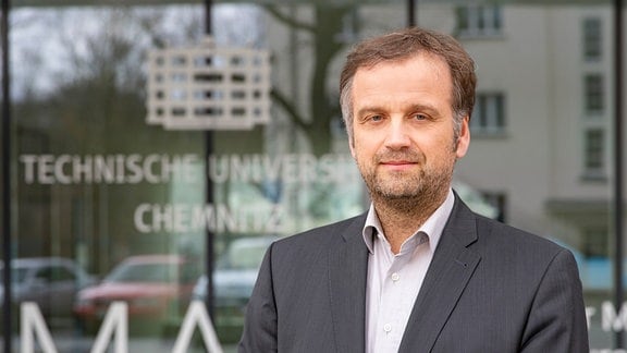 Prof. Oliver Schmidt, Inhaber der Professur Materialsysteme der Nanoelektronik an der TU Chemnitz.