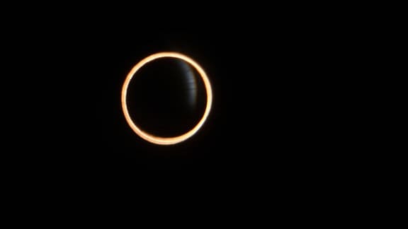 Ringförmige Sonnenfinsternis über Südamerika. 