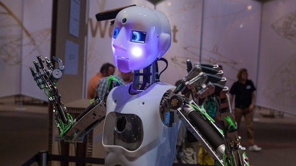 humanoider Roboter mit künstlichen Muskeln
