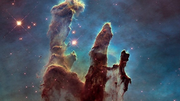 Aufnahme der Säulen der Schöpfung vom James Webb Weltraumteleskop, 2022
