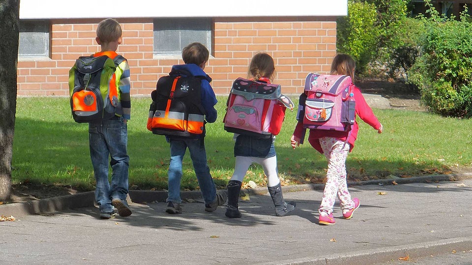 Warum Kinder Den Schulweg Selbst Gehen Sollten Mdr De