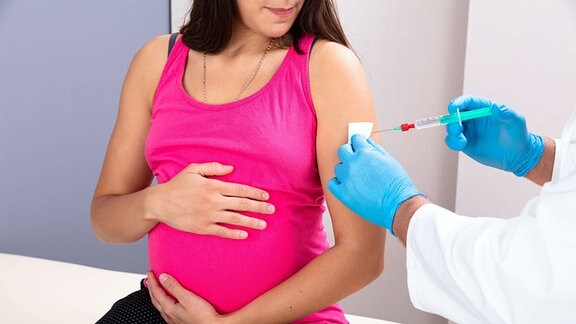 Symbolbild - Impfung einer Schwangeren