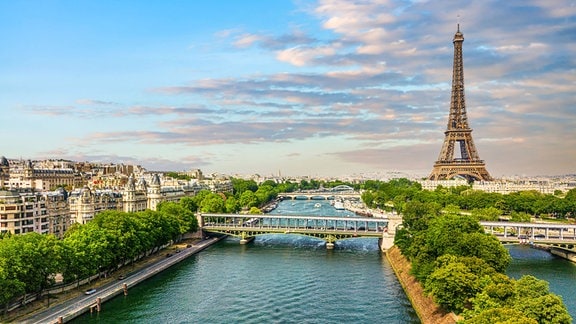 Die Seine in Paris mit Eifelturm