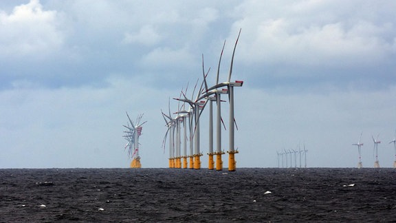 Eine Windkraftanlage in der Nordsee